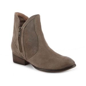 Seychelles Suede Ankle Boot - Never Worn